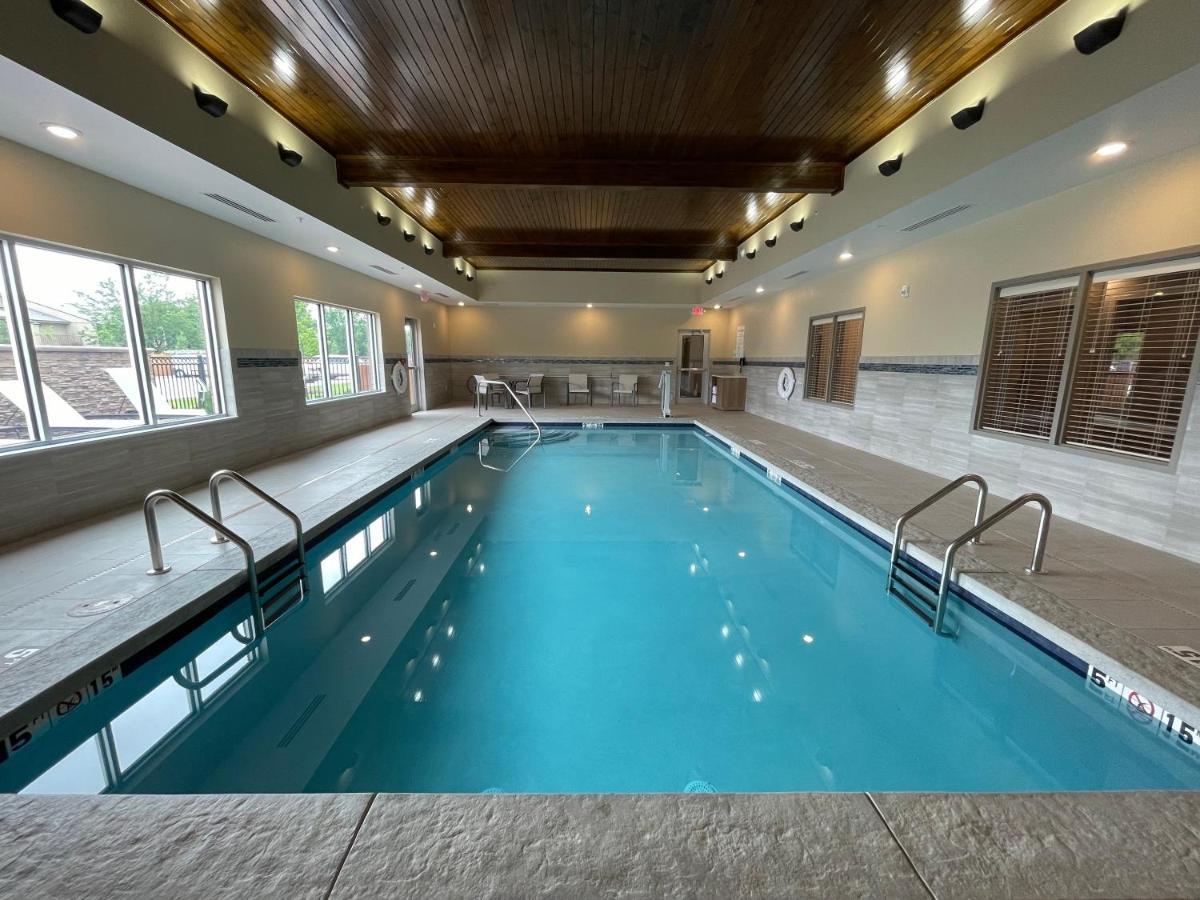 Holiday Inn Express & Suites - Ft. Smith - Airport By Ihg Fort Smith Ngoại thất bức ảnh
