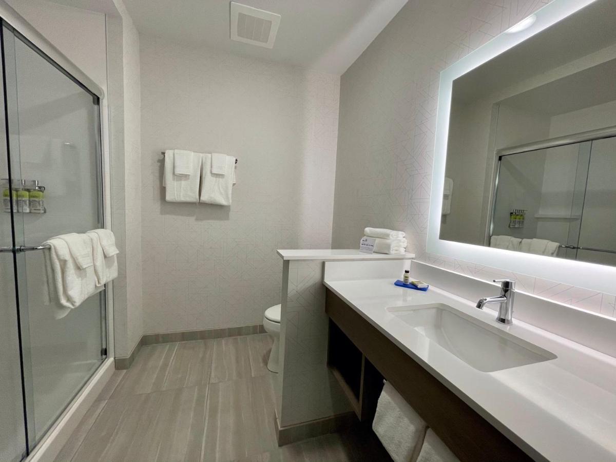 Holiday Inn Express & Suites - Ft. Smith - Airport By Ihg Fort Smith Ngoại thất bức ảnh