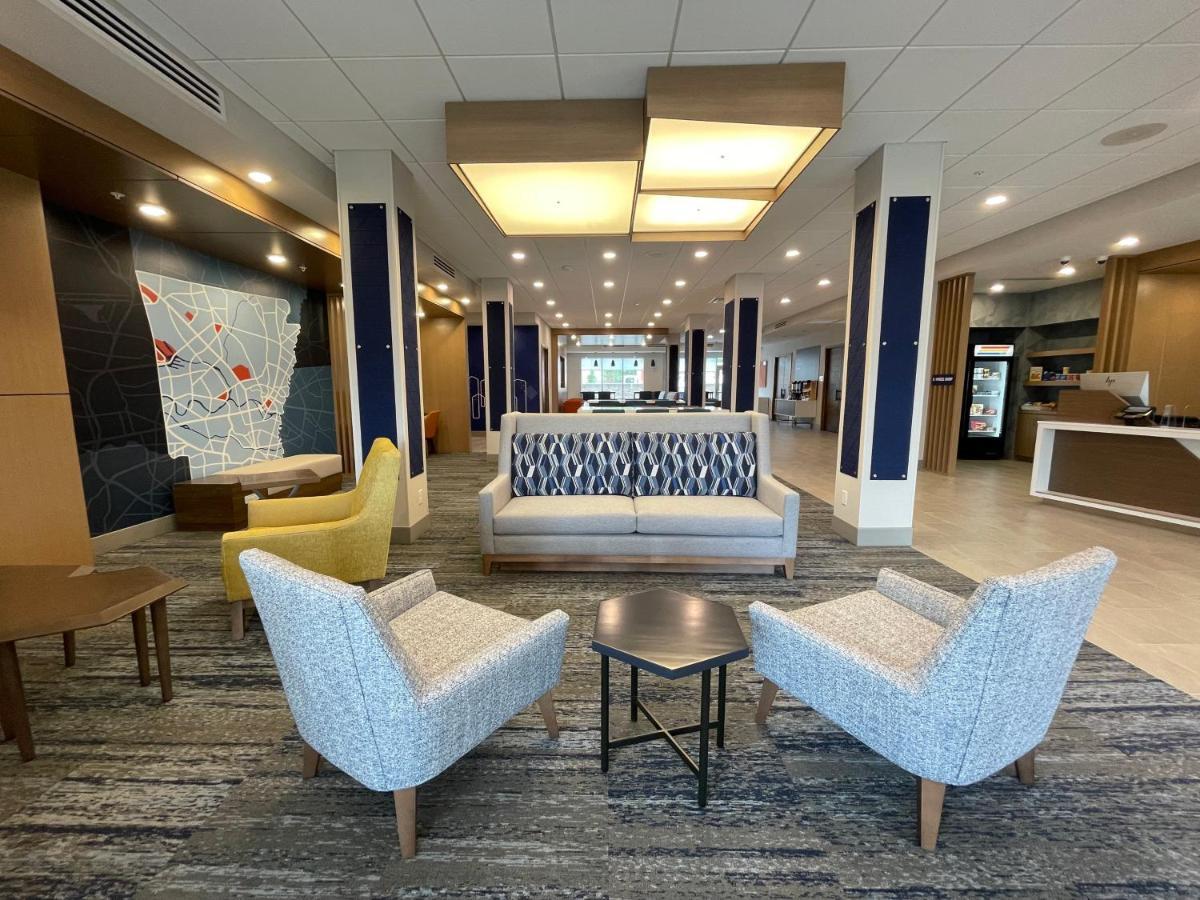 Holiday Inn Express & Suites - Ft. Smith - Airport By Ihg Fort Smith Ngoại thất bức ảnh