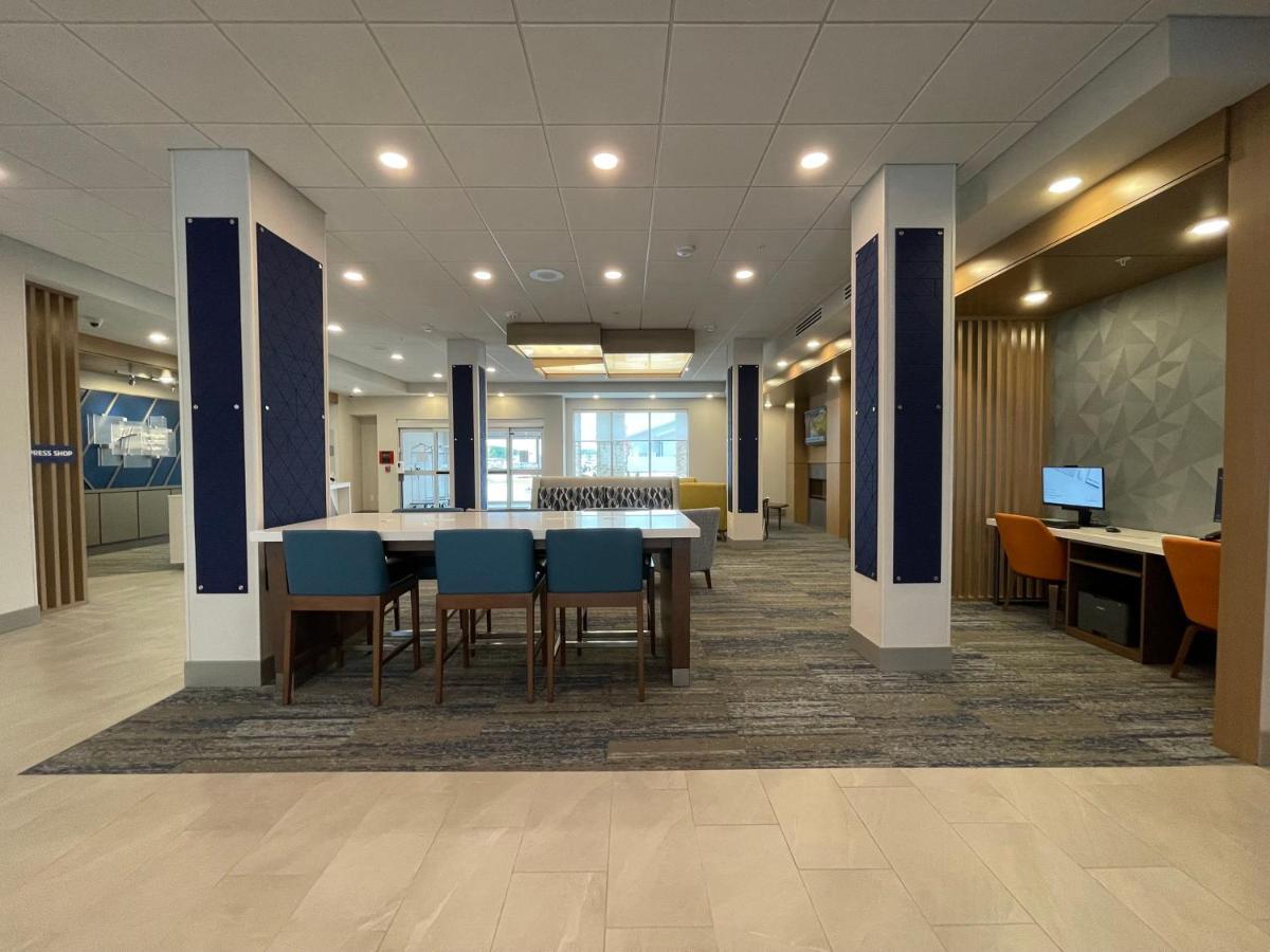 Holiday Inn Express & Suites - Ft. Smith - Airport By Ihg Fort Smith Ngoại thất bức ảnh