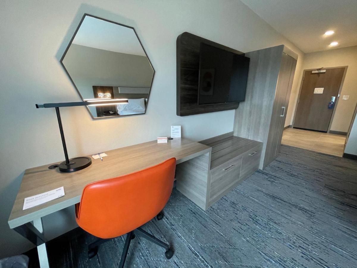 Holiday Inn Express & Suites - Ft. Smith - Airport By Ihg Fort Smith Ngoại thất bức ảnh