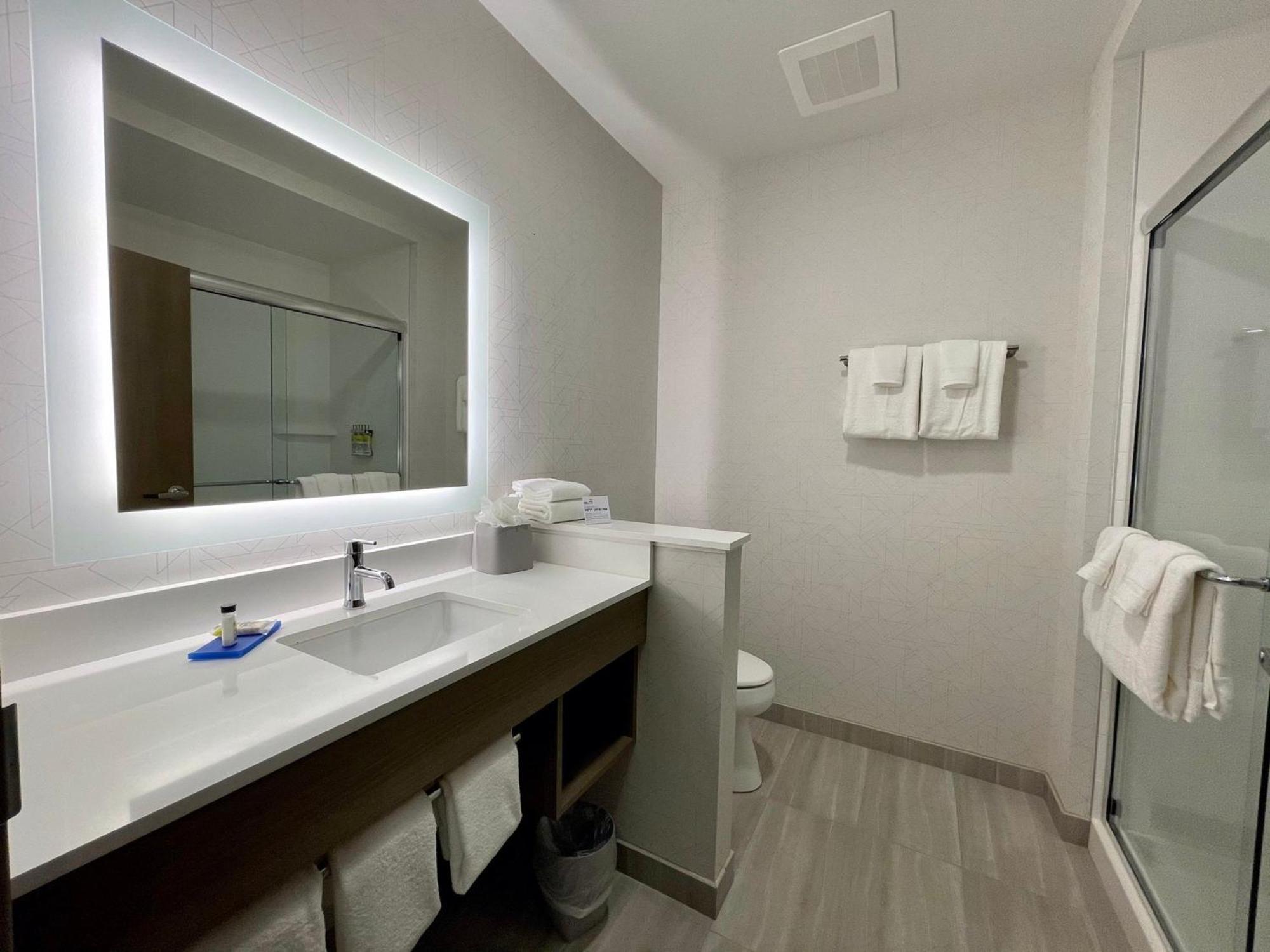 Holiday Inn Express & Suites - Ft. Smith - Airport By Ihg Fort Smith Ngoại thất bức ảnh